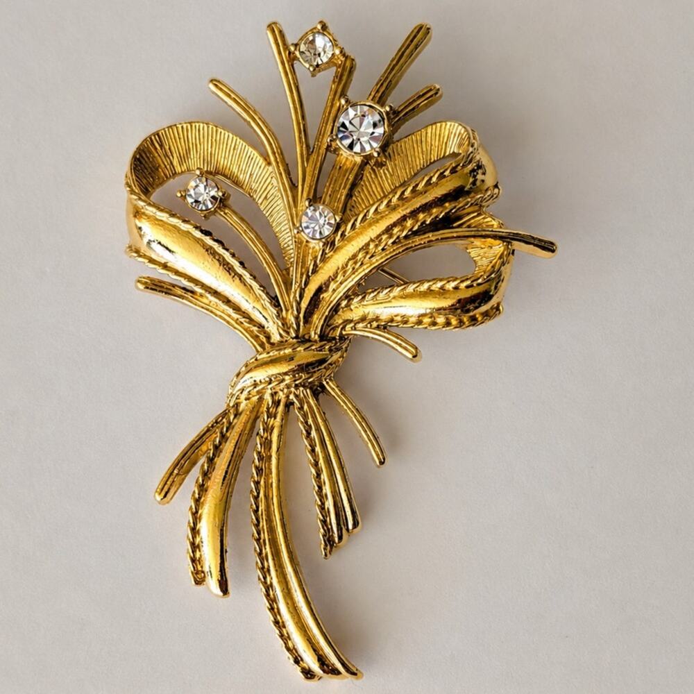 Vintage Avon 1991 Hollywood Glamour Rhinestone Bouquet Brooch